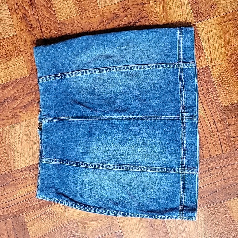 JOLT stretchy denim jean skirt